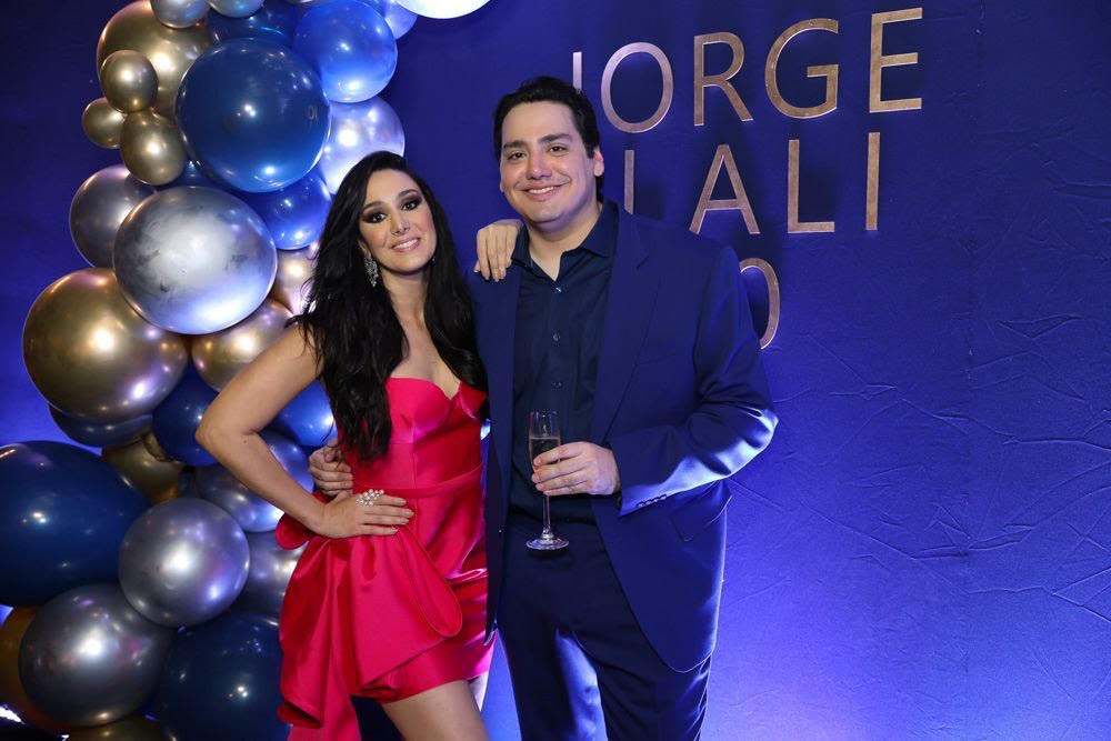 Com a prima-star, Marina Elali